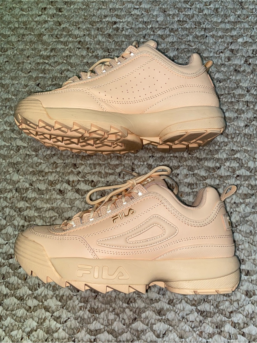 FILA SNEAKERS - WOMEN'S SIZE 8 - Picture 2 of 7